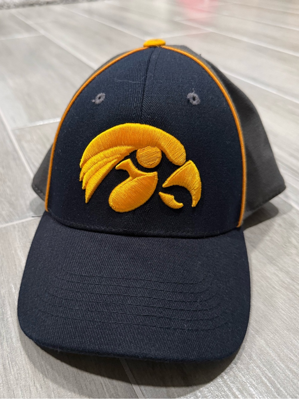 Iowa Hawkeyes Black Grey Gold Mens Hat